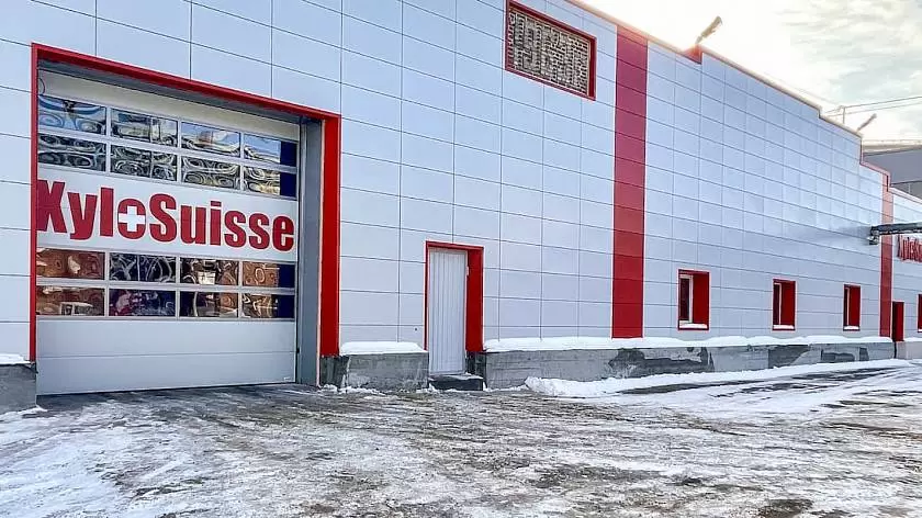 Индивидуальный подход: промышленные ворота ProPlus в фирменном стиле компании «КсилоСвисс»